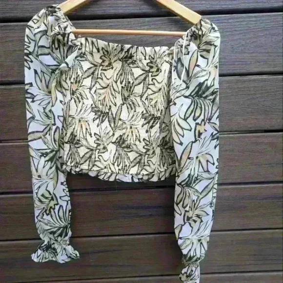 Japna Women's Smocked Top - XS  NWT - Picture 2 of 5